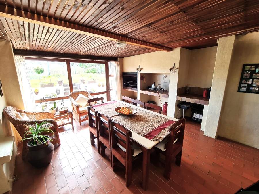 6 Bedroom Property for Sale in Noorsekloof Eastern Cape